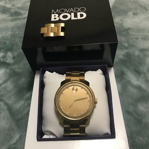 Comes with box and extra links.